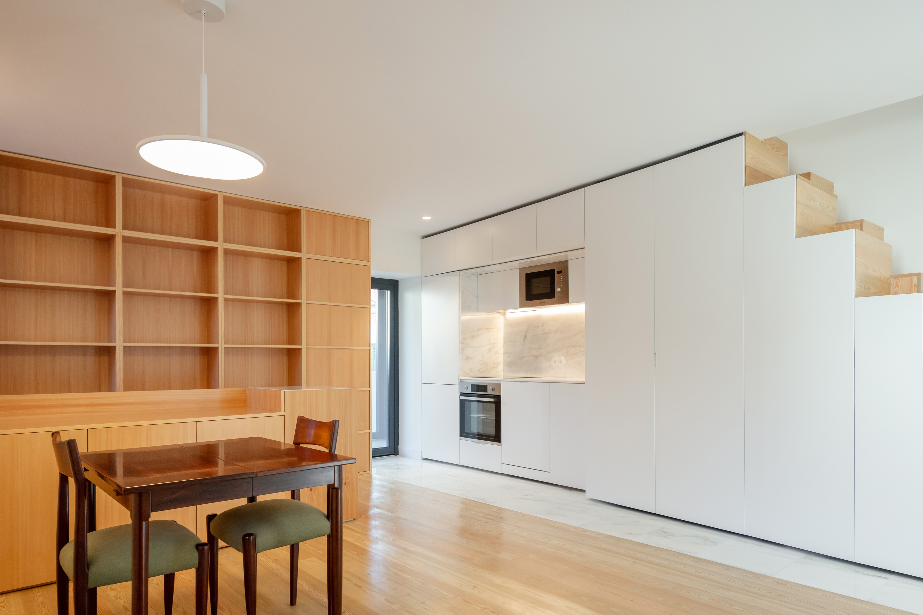 Casa de Santo Adrião, Sala e Cozinha