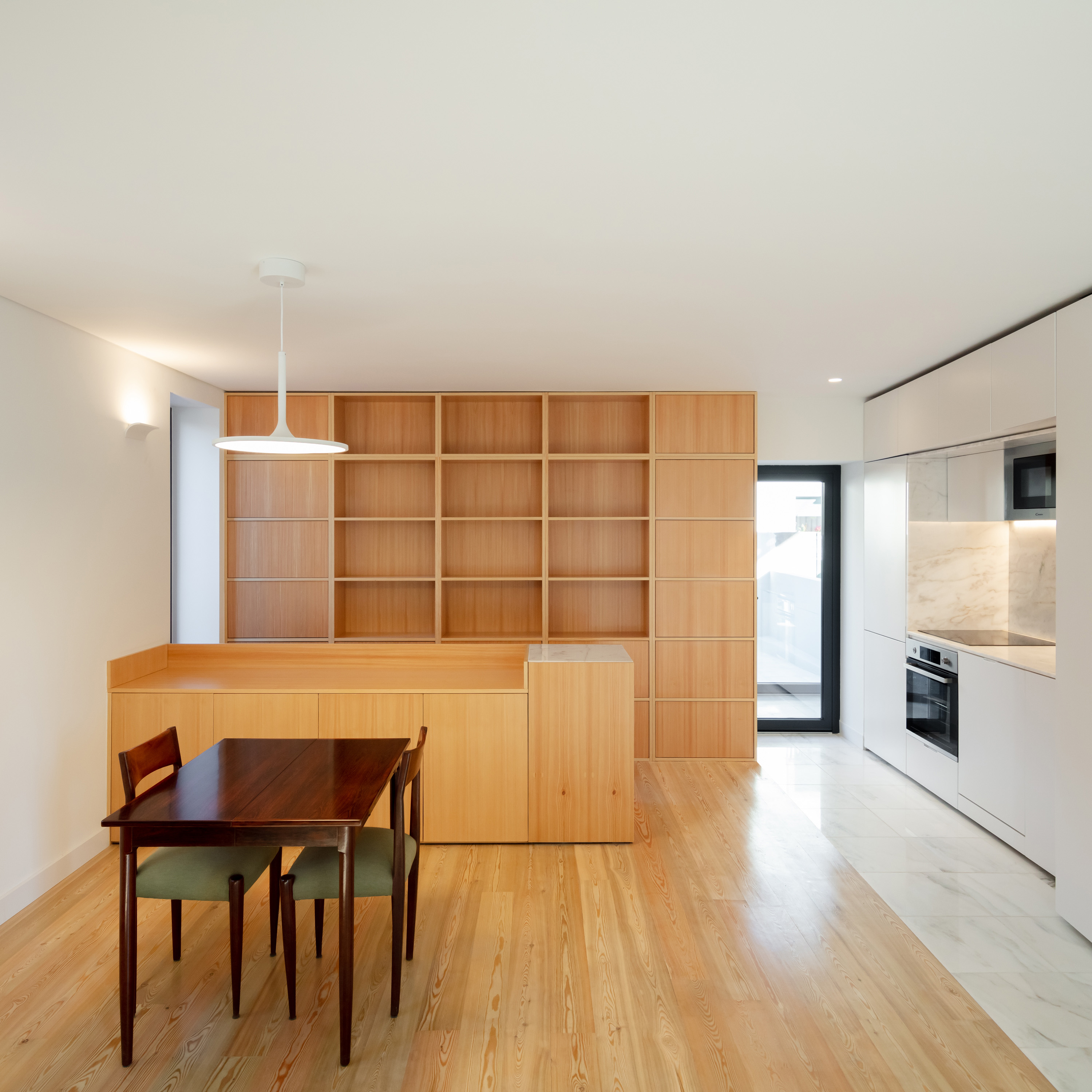 Casa de Santo Adrião, Sala e Cozinha