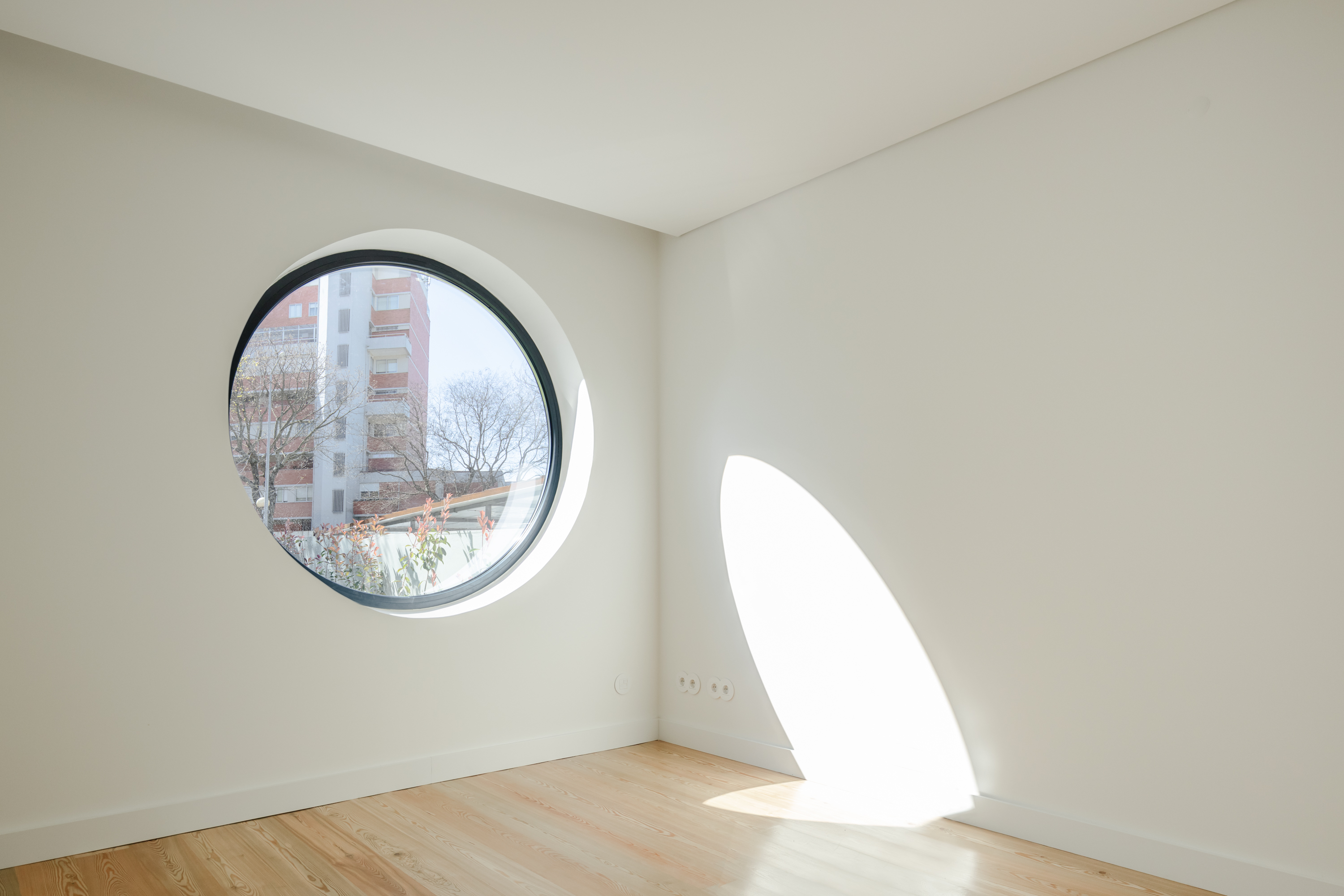 Casa de Santo Adrião, Escritório