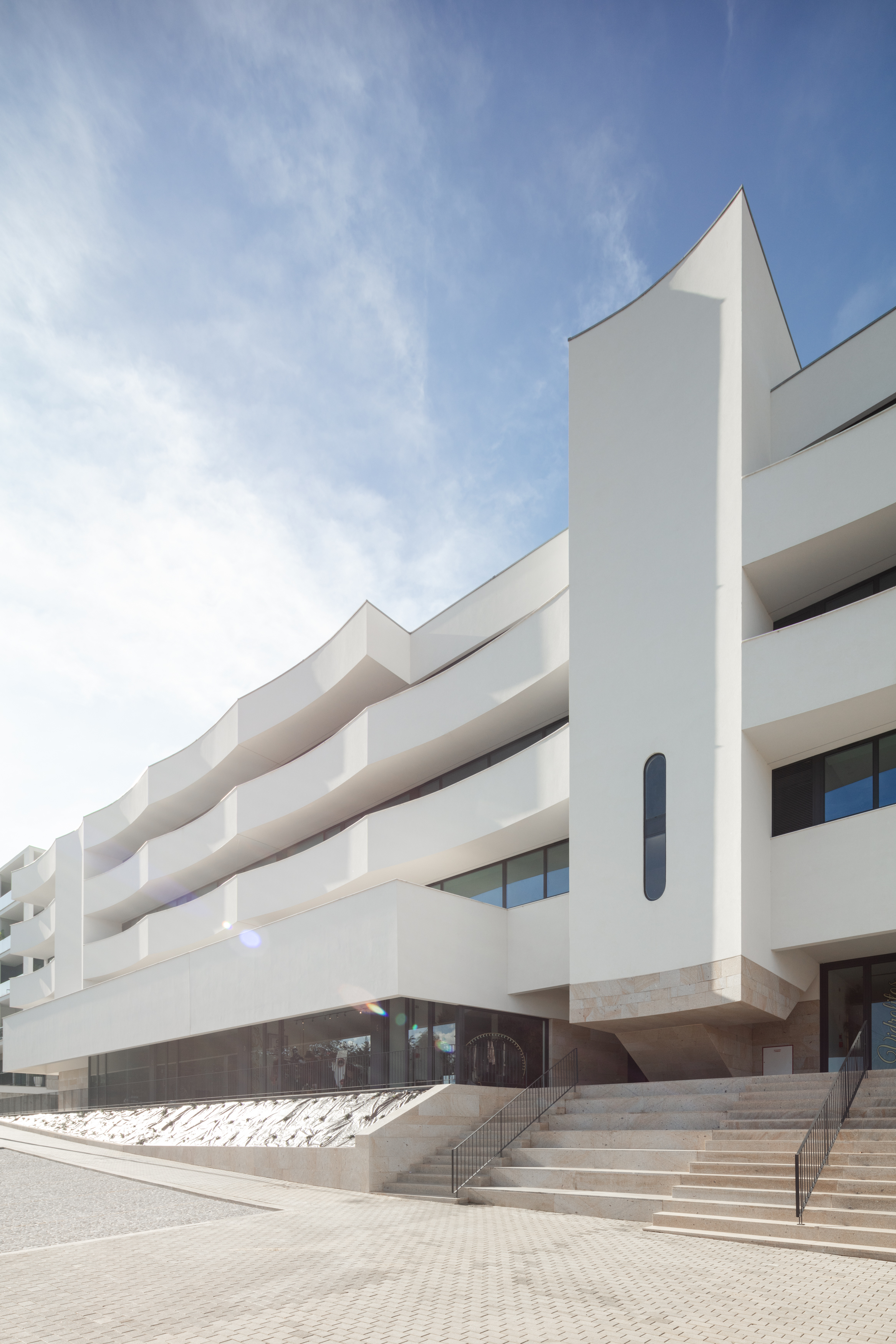 Rosewood Building, Edifício Jacarandá