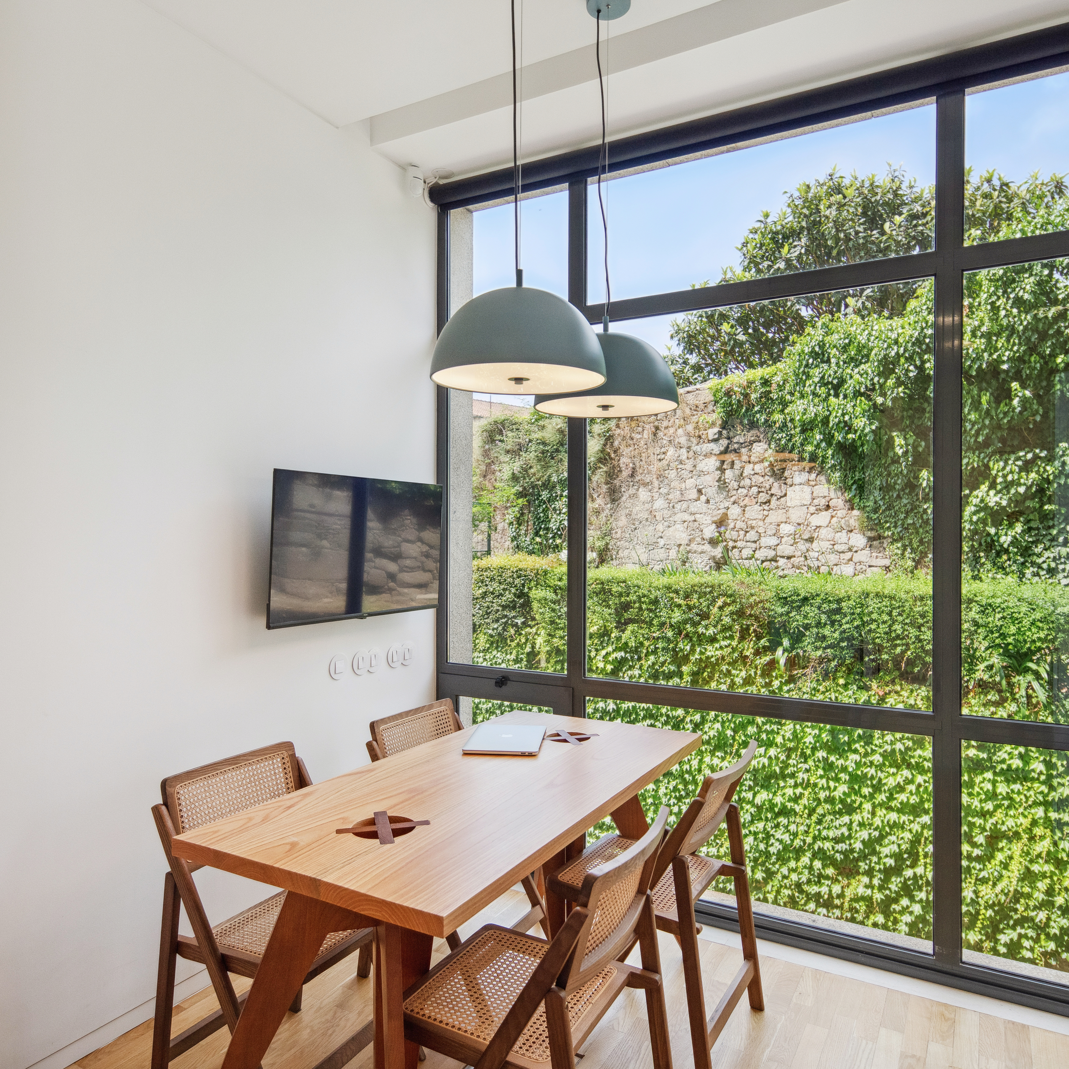 Clínica Nery do Vale, Consultório