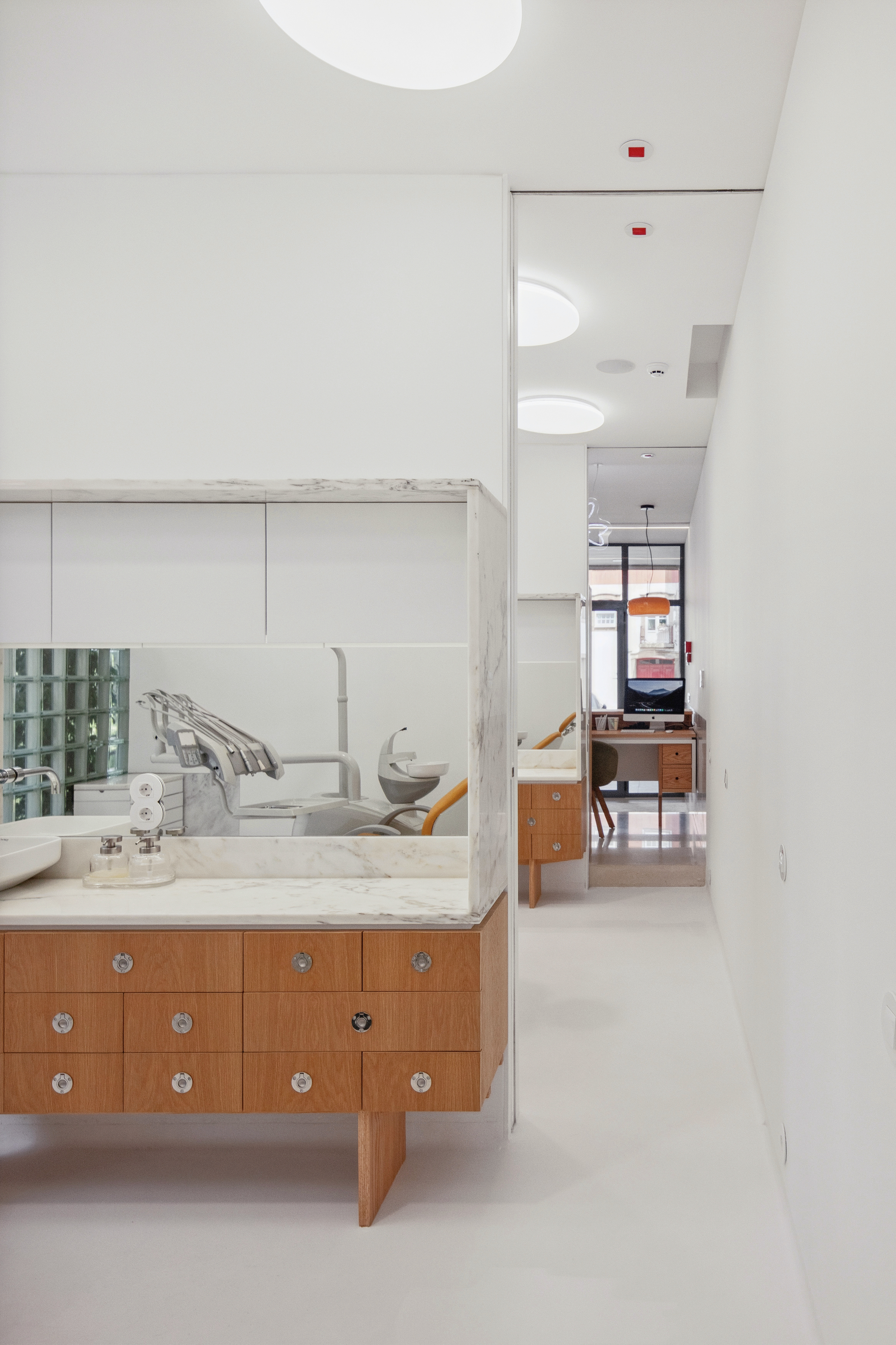 Clínica Nery do Vale, Circulação de Serviço