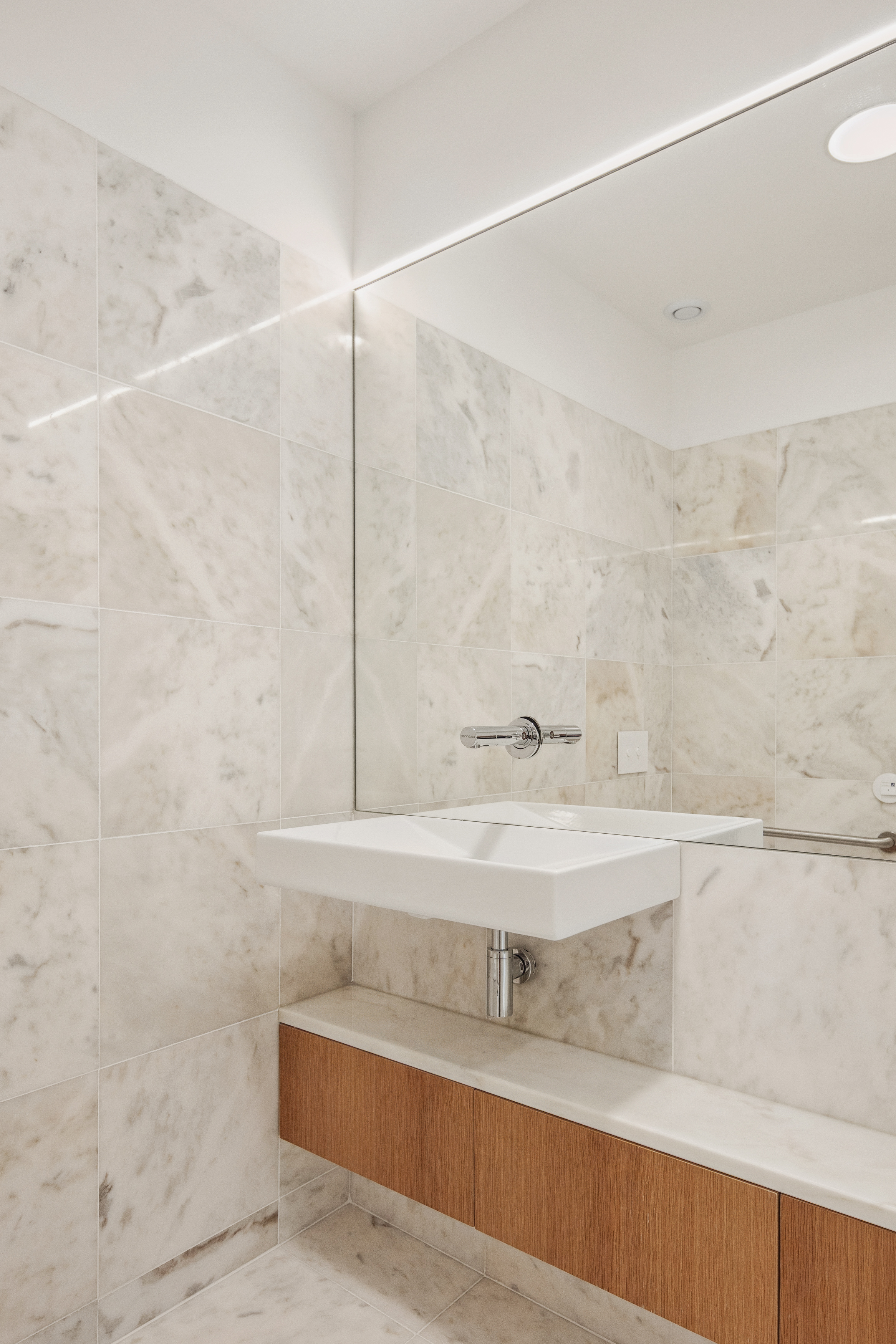 Clínica Nery do Vale, Instalação Sanitária